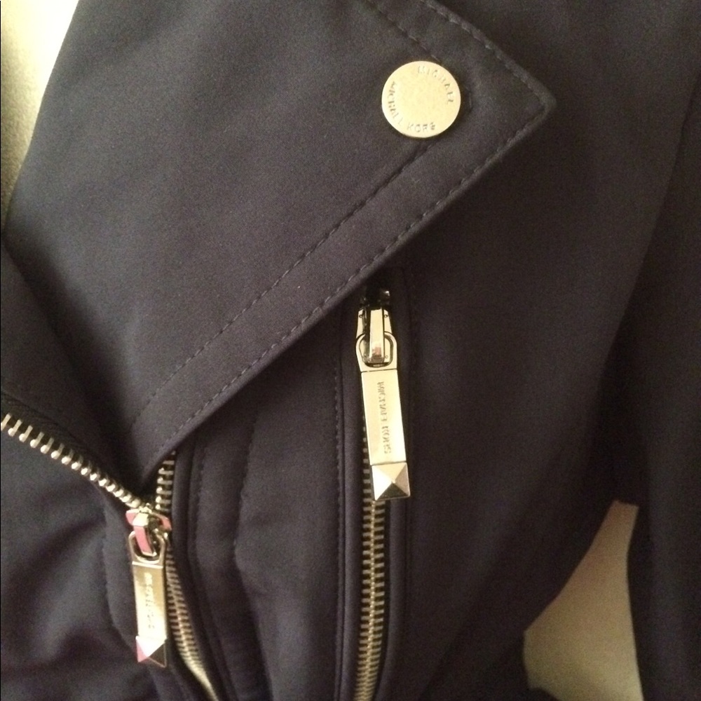 ‼️SOLD‼️ Michael Kors Perfect Classic Belted Trench Coat - Picture 4 of 6